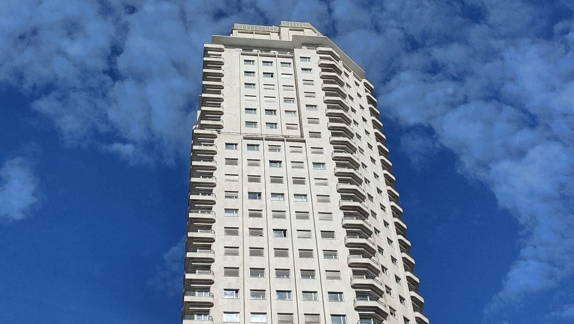 La Torre de Madrid: un icono de la Plaza de España y de la historia madrileña