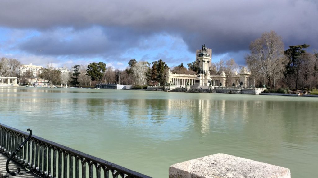 Lago del Parque del Retiro de Madrid